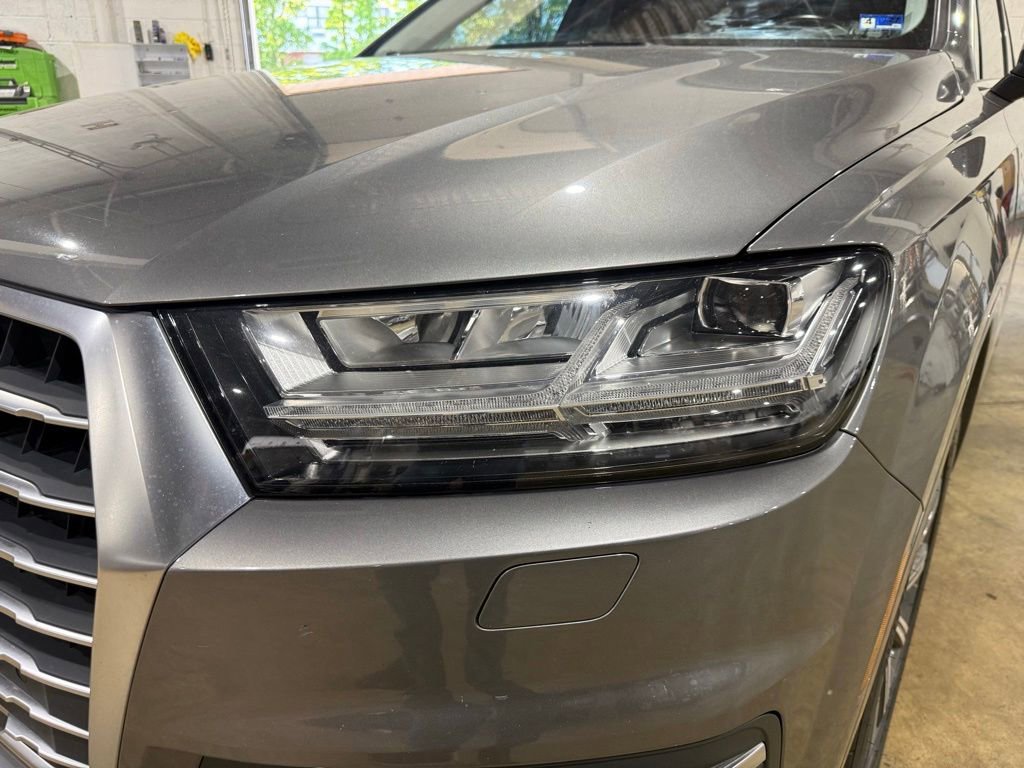 Used 2017 Audi Q7 3.0T Prestige AWD/4WD image 9