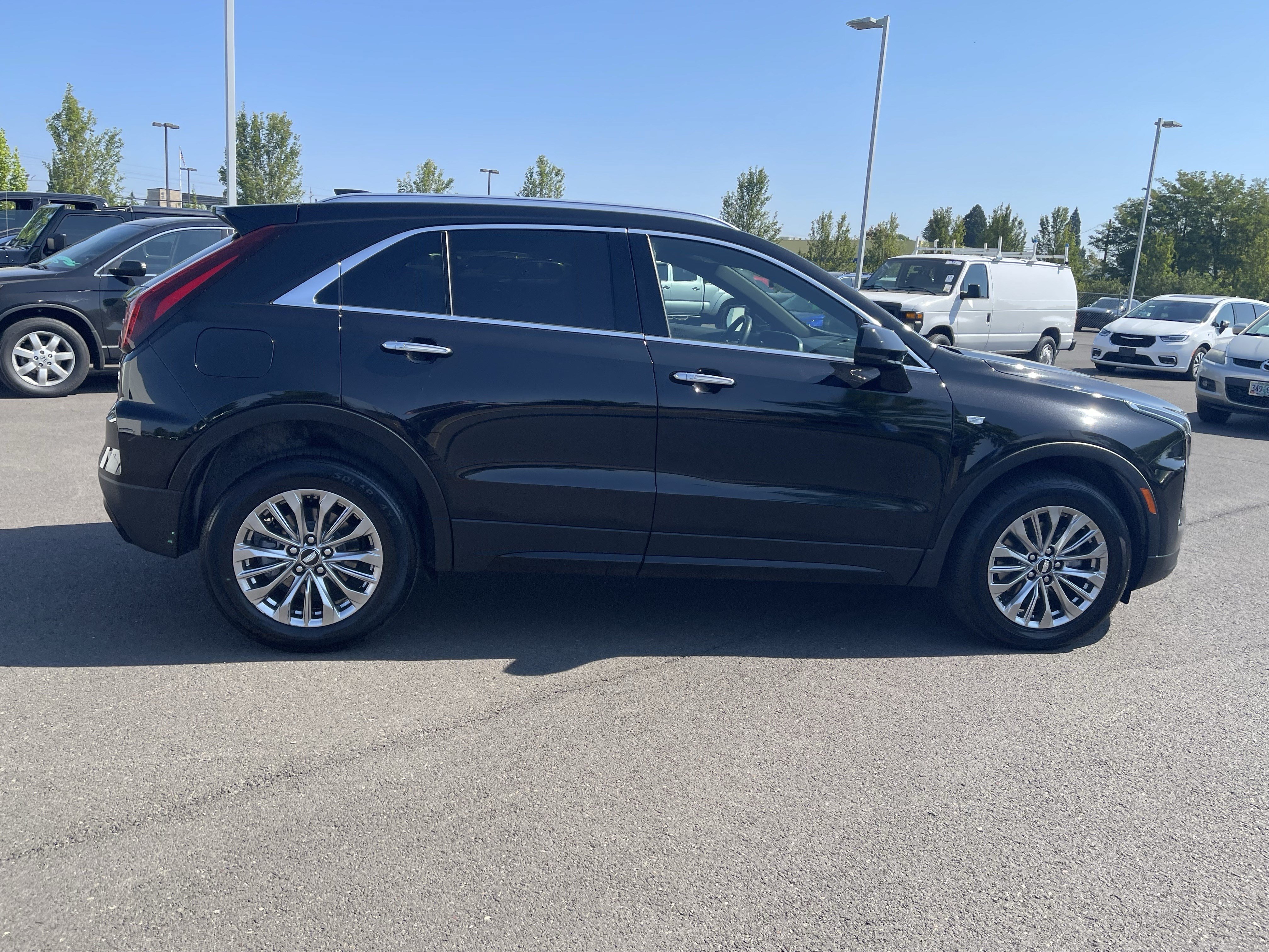 Used 2024 Cadillac XT4 Premium Luxury AWD/4WD image 6