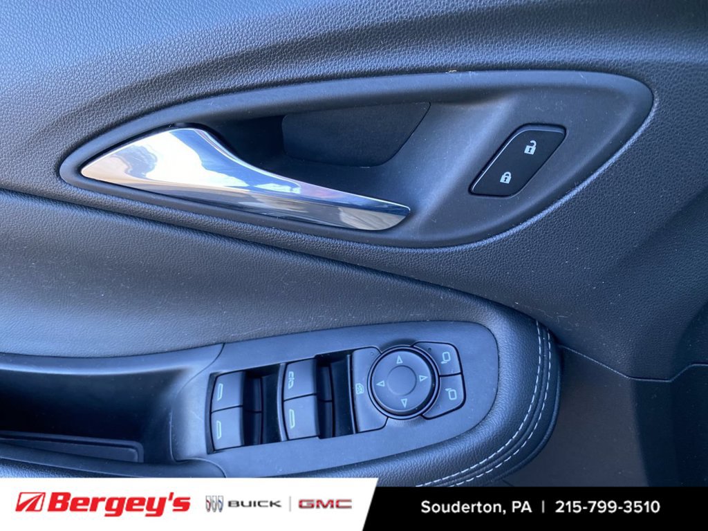 Used 2023 Buick Encore GX Preferred w/ Cold Weather Comfort Package AWD/4WD image 25