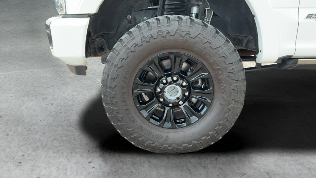 Used 2022 Ford F250 Platinum w/ Tremor Off-Road Package AWD/4WD image 26