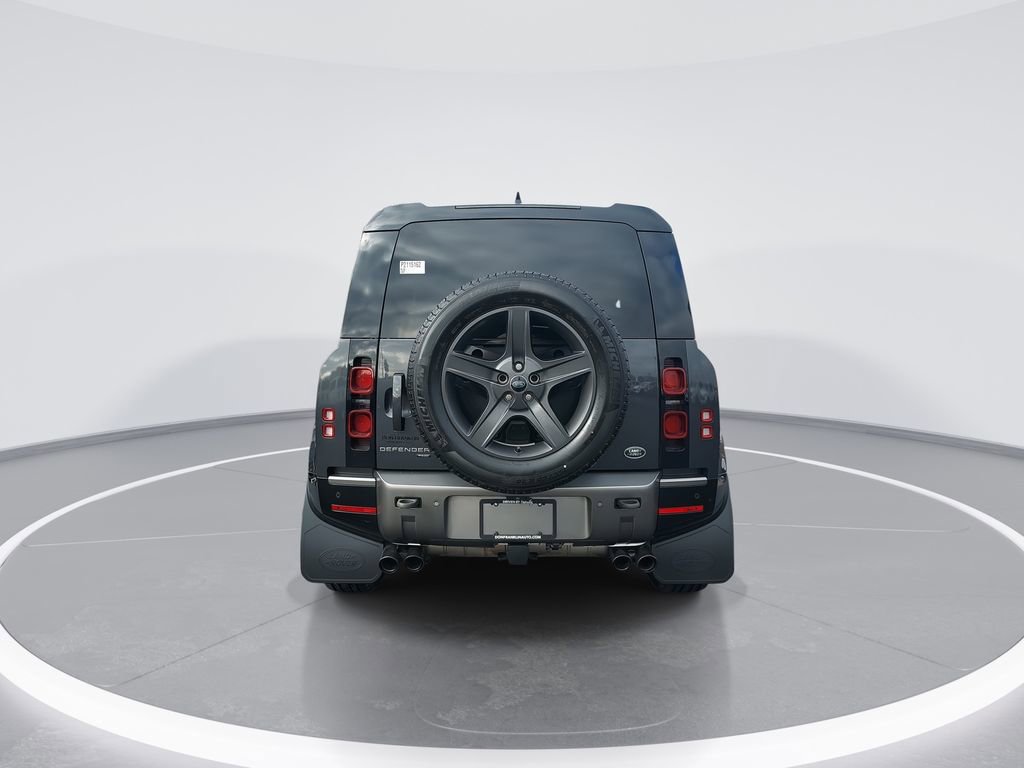 Used 2023 Land Rover Defender 90 X-Dynamic SE image 7