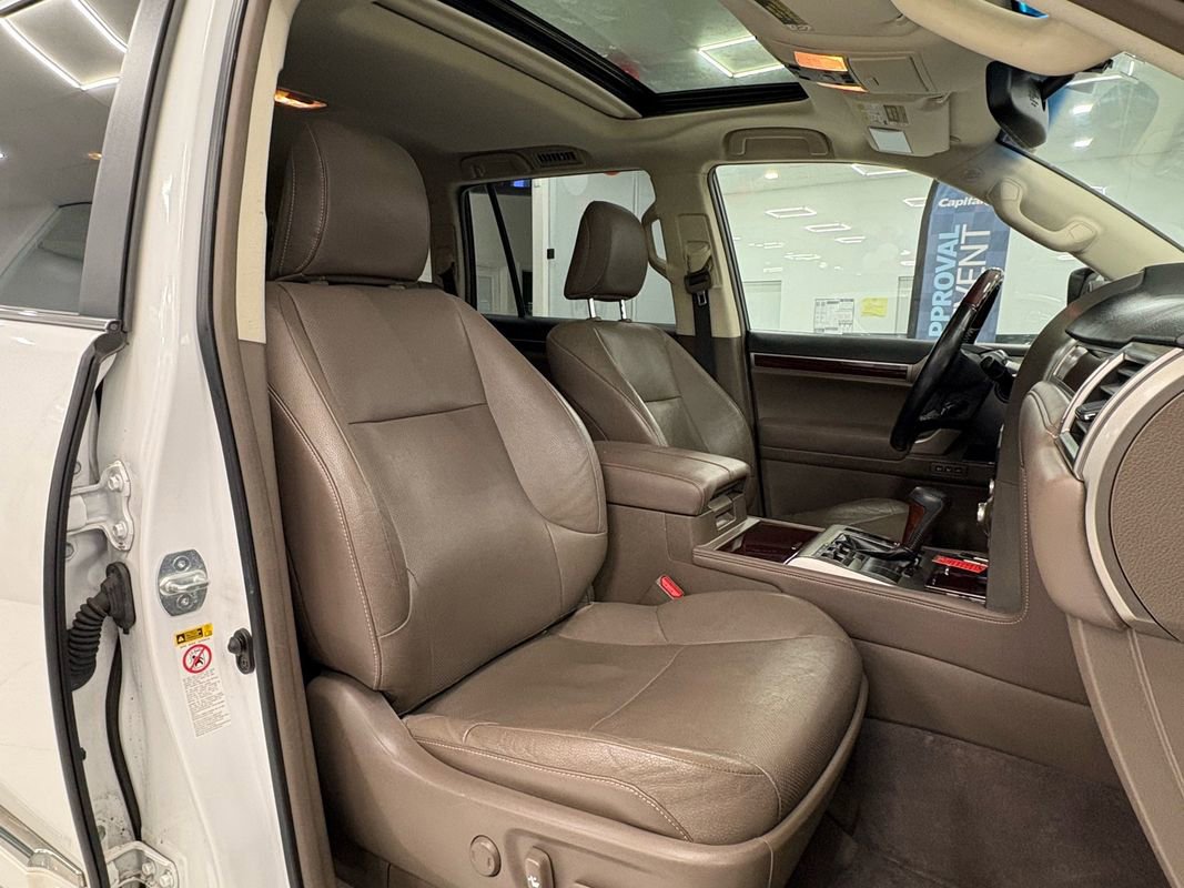 Used 2018 Lexus GX 460 Premium w/ Premium Package image 22