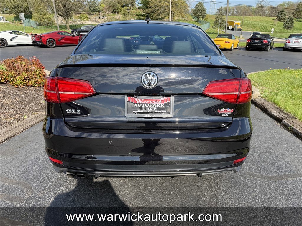 Used 2017 Volkswagen Jetta GLI FWD image 11