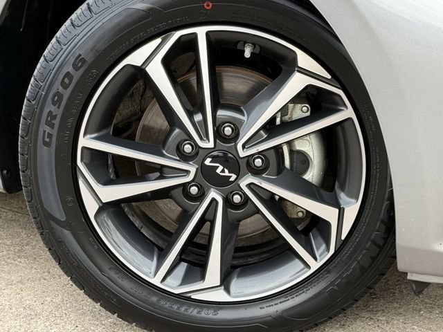 Used 2024 Kia Forte LXS FWD image 7