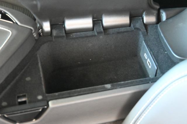 Used 2025 Chevrolet Corvette Stingray Premium Conv w/ Z51 Performance Package image 24