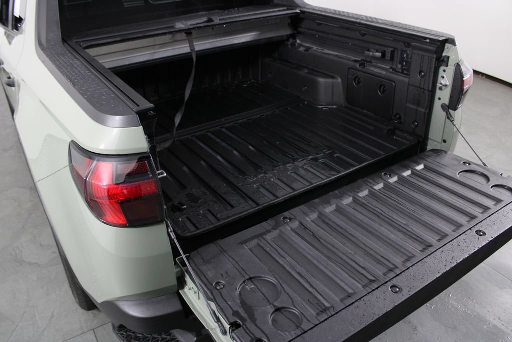 Used 2024 Hyundai Santa Cruz SEL w/ Activity Package FWD image 17