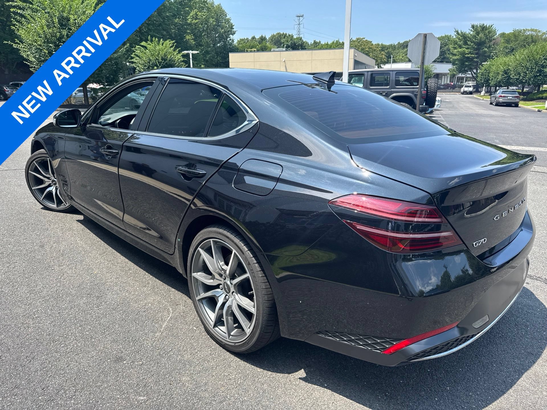 Used 2023 Genesis G70 2.0T AWD/4WD image 4