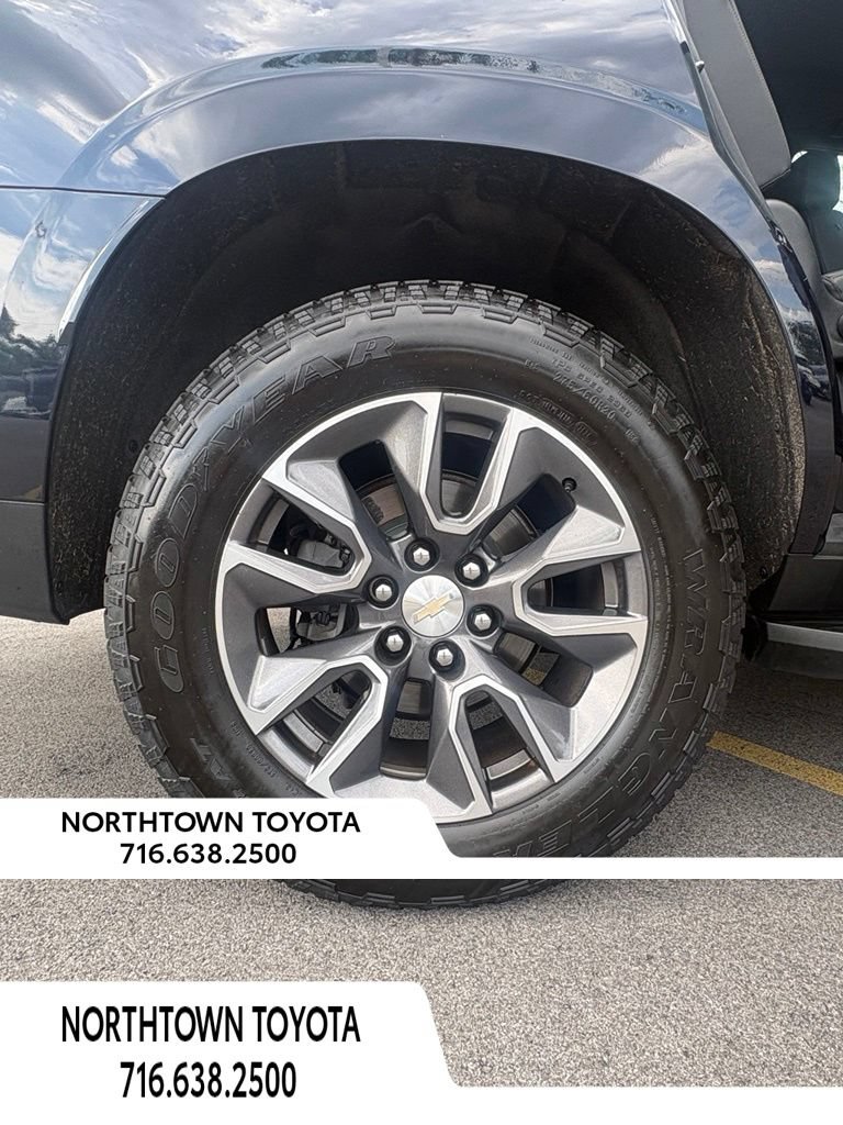 Used 2022 Chevrolet Tahoe LT w/ Luxury Package AWD/4WD image 22