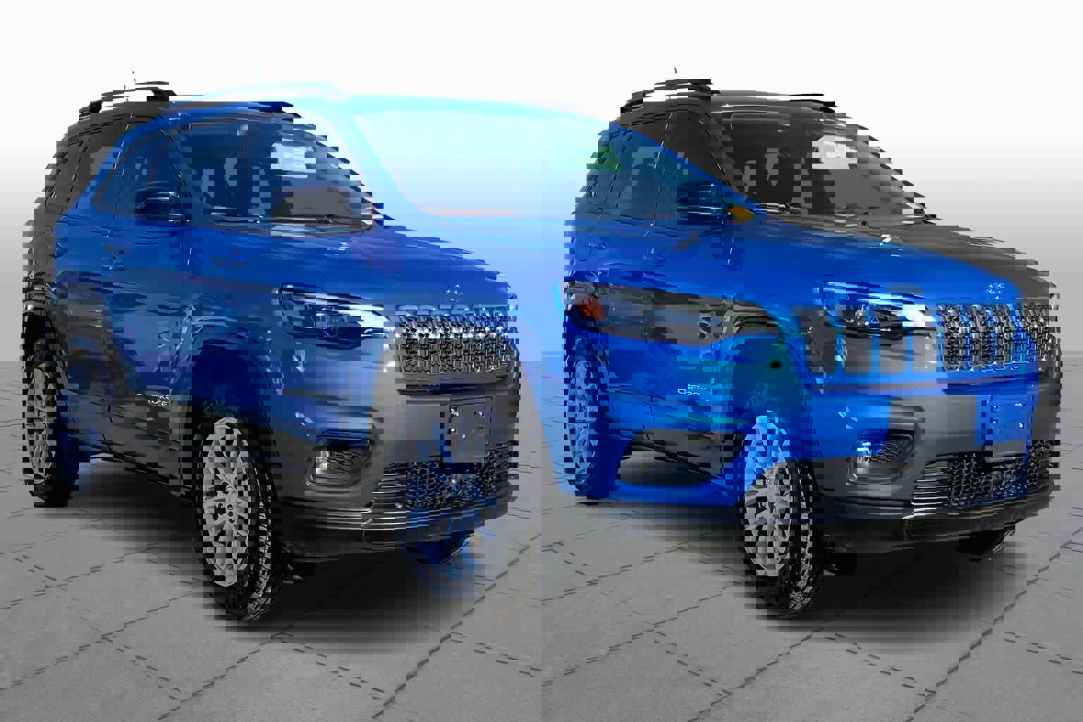 Used 2022 Jeep Cherokee Latitude Lux image 3