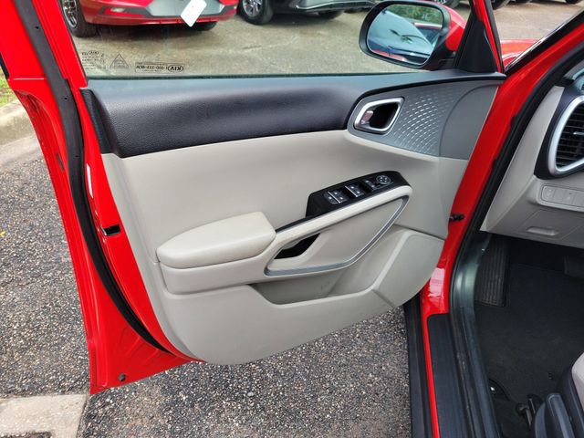 Used 2020 Kia Soul LX FWD image 10