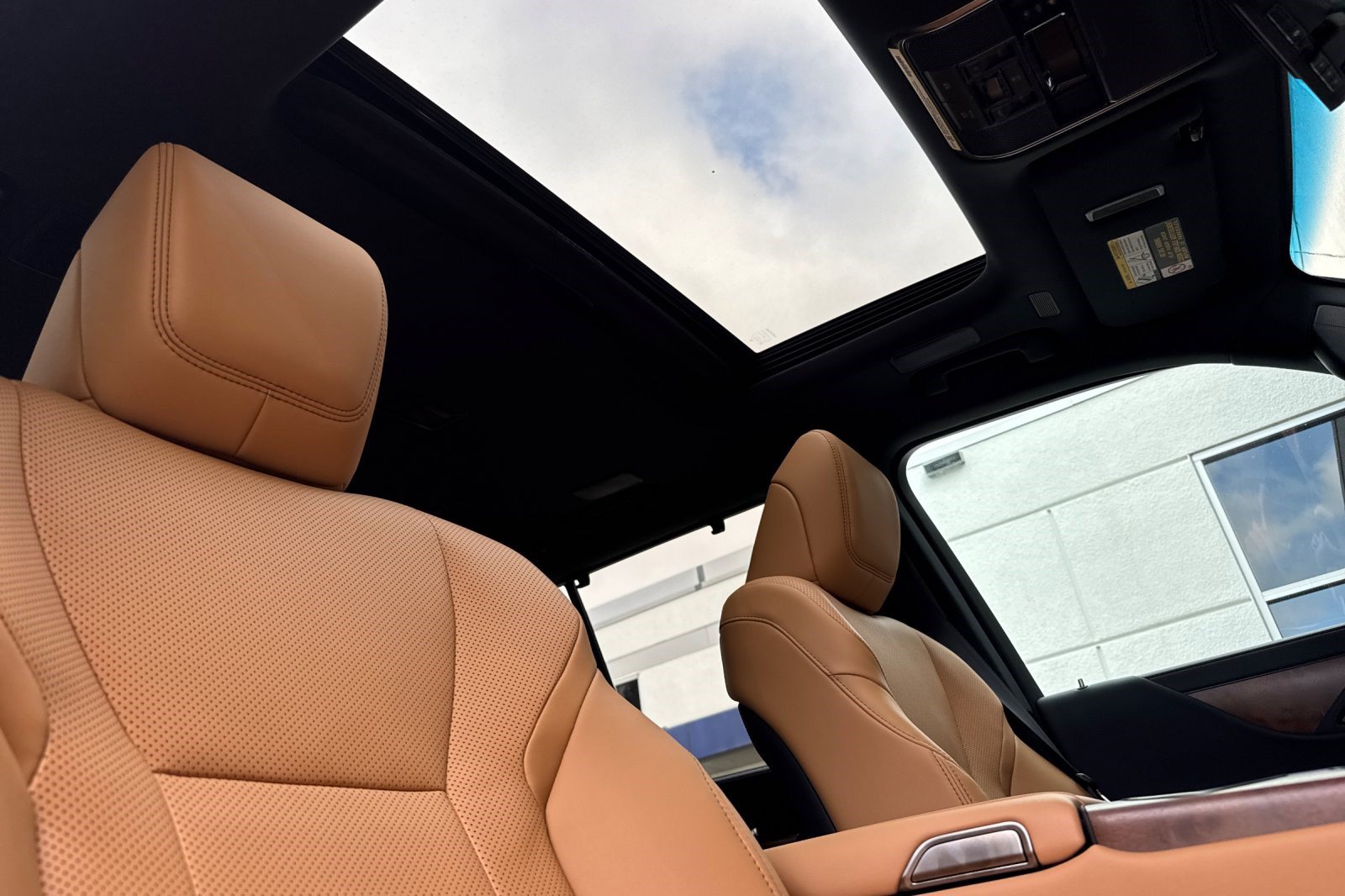 New 2026 Lexus LX 700h Luxury w/ Appearance Package AWD/4WD image 16