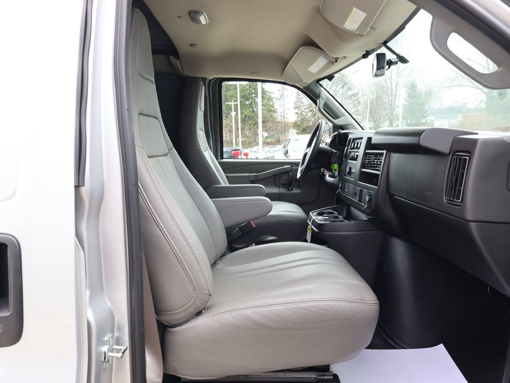 New 2026 Chevrolet Express 2500 w/ Enhanced Convenience Package RWD image 25