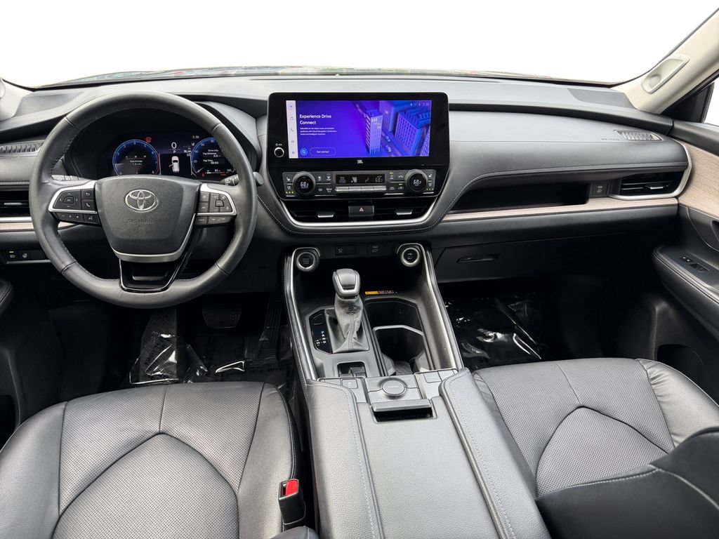 Used 2024 Toyota Grand Highlander AWD image 12