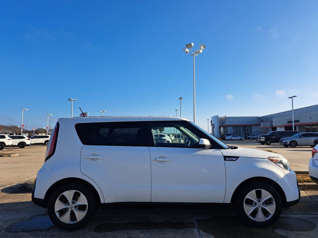 Used 2016 Kia Soul Base image 3
