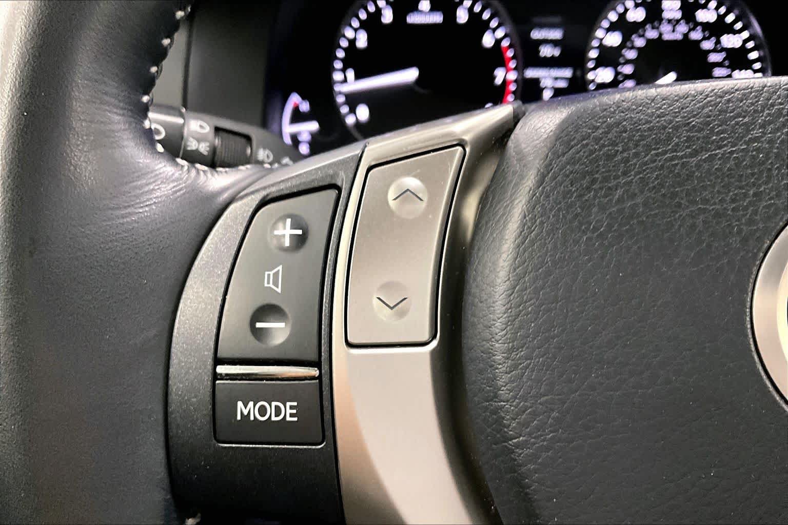 Used 2014 Lexus ES 350 w/ Premium Package FWD image 23
