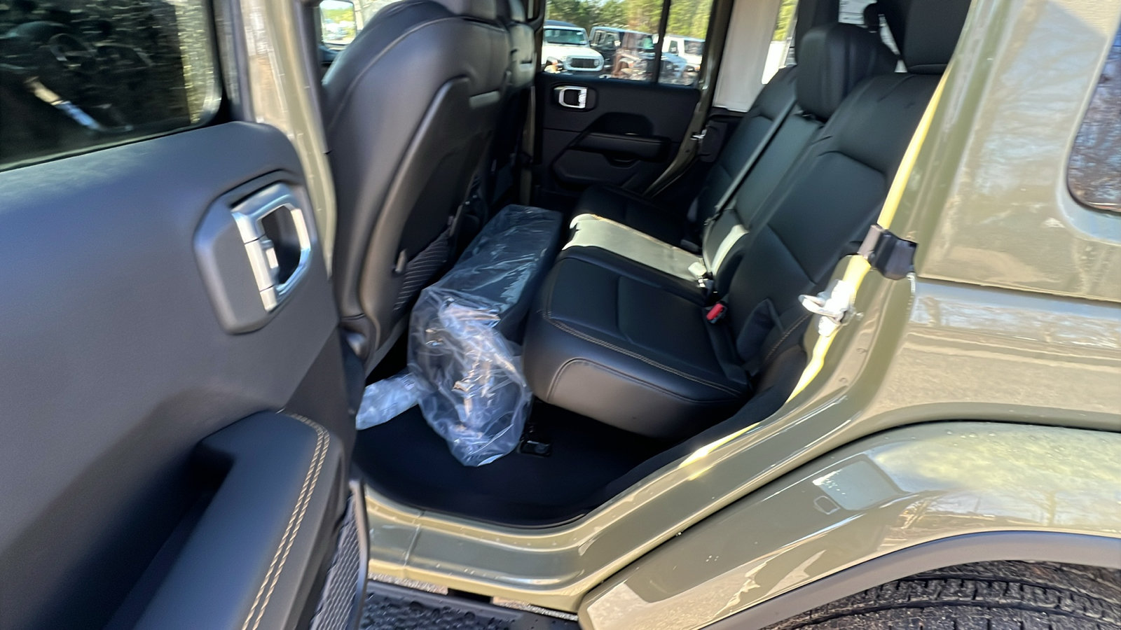 New 2026 Jeep Wrangler Unlimited Sahara AWD/4WD image 19