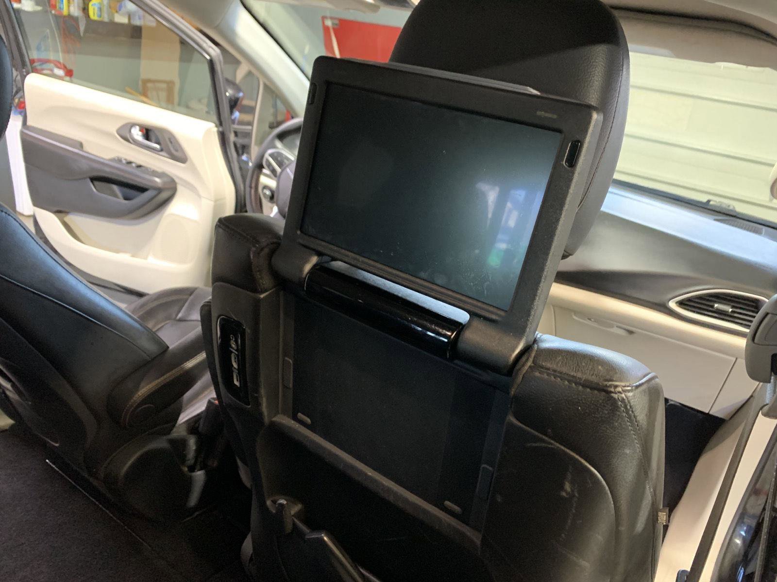 Used 2020 Chrysler Pacifica Touring-L Plus image 35