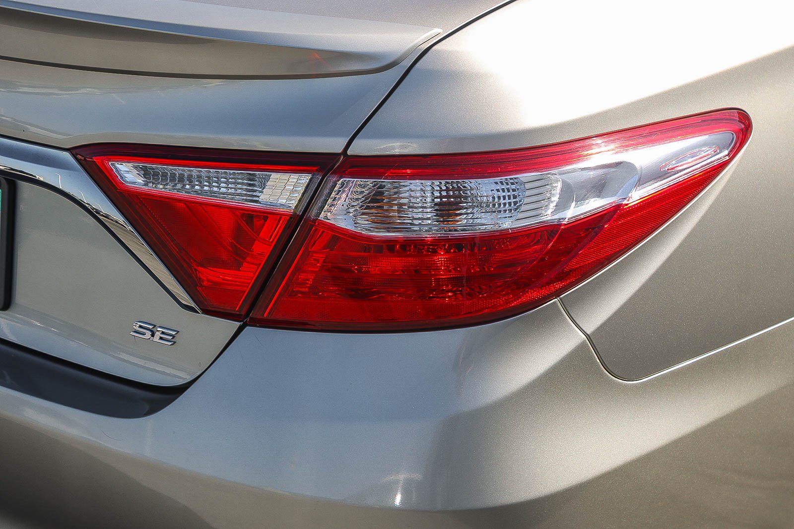 Used 2015 Toyota Camry SE FWD image 10