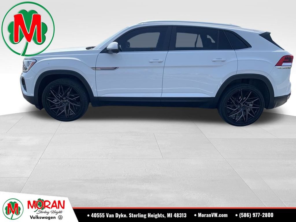 Certified 2024 Volkswagen Atlas Cross Sport SE AWD/4WD image 1
