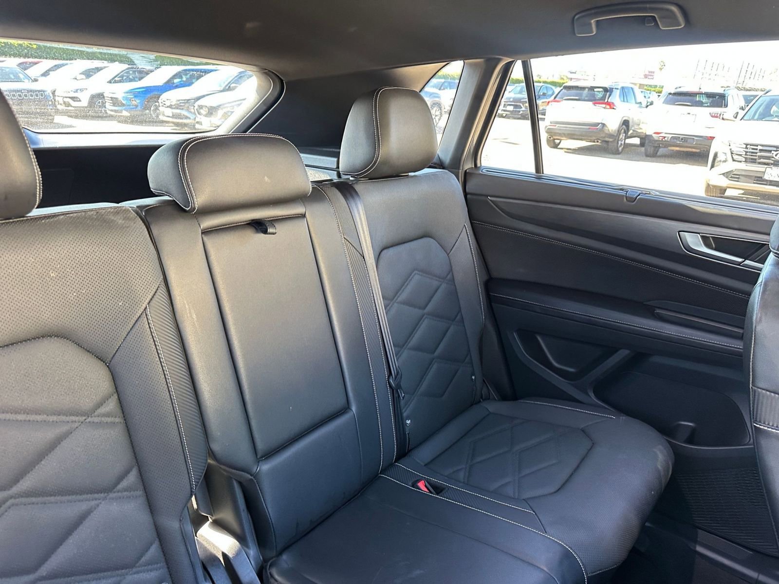 Used 2025 Volkswagen Atlas Cross Sport SE image 37