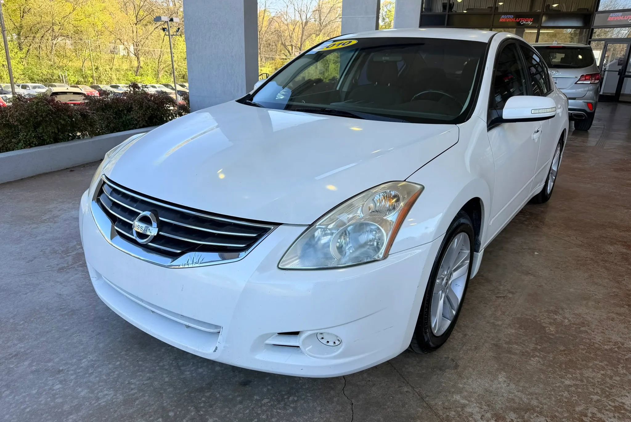 Used 2010 Nissan Altima 3.5 SR image 3