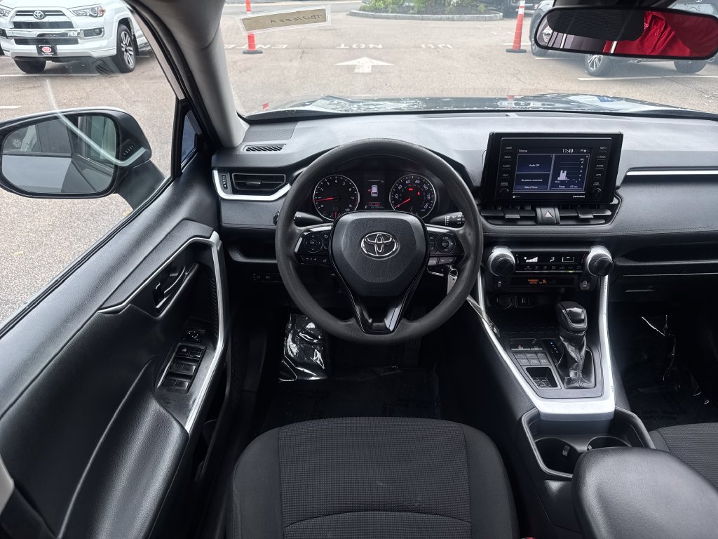 Used 2021 Toyota RAV4 LE AWD/4WD image 12