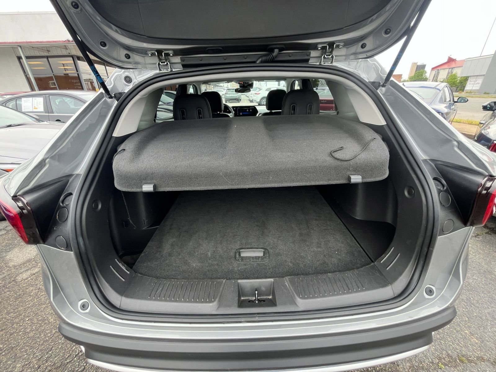Used 2025 Chevrolet Trax LT FWD image 30