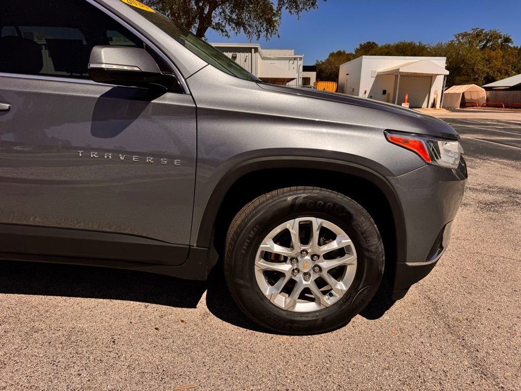 Used 2020 Chevrolet Traverse LT FWD image 13