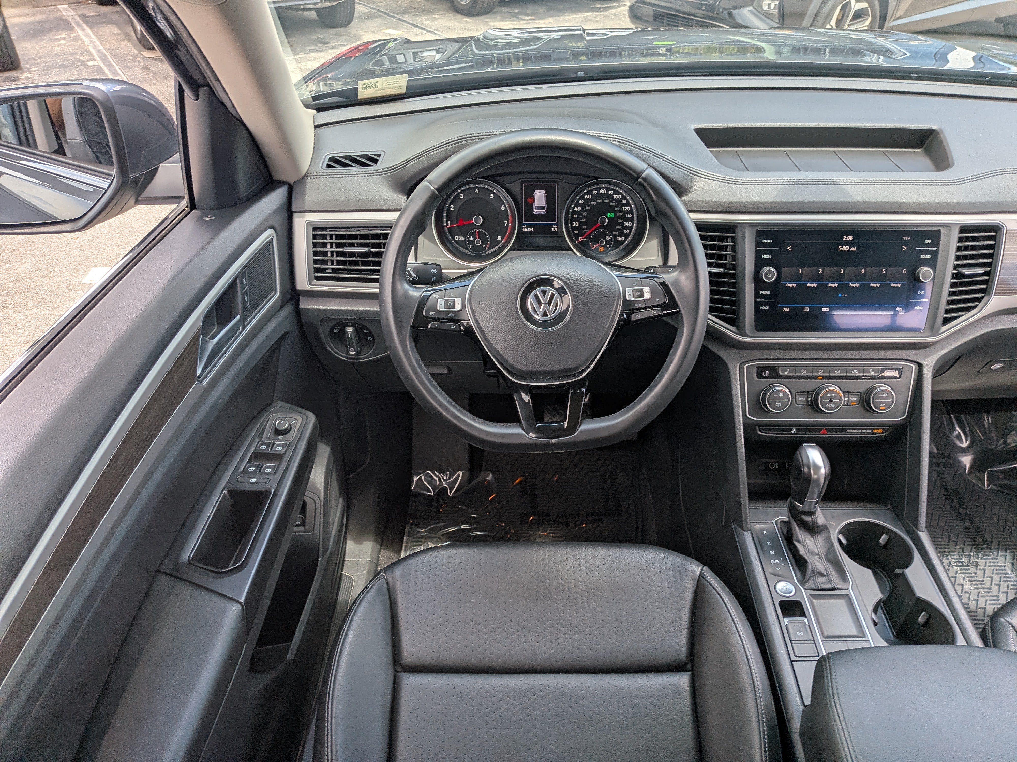 Used 2019 Volkswagen Atlas SE w/ Panoramic Sunroof Package FWD image 18