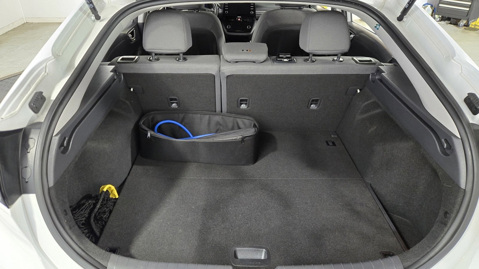 Used 2021 Hyundai Ioniq SE image 29