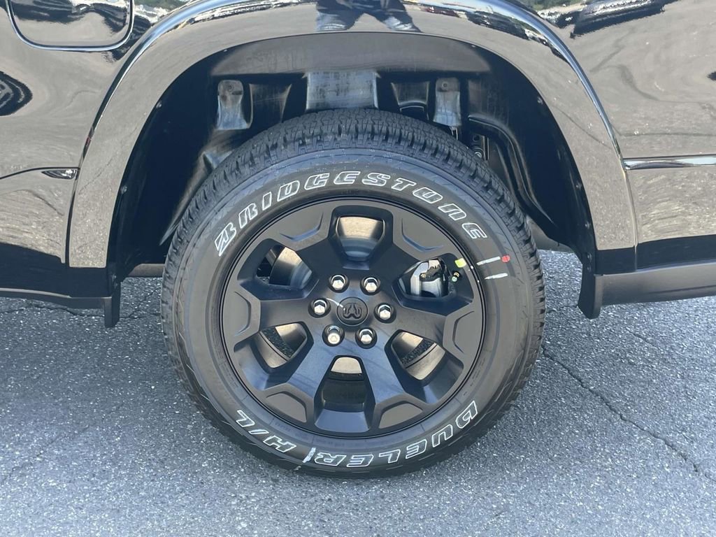 New 2026 RAM 1500 4x4 Crew Cab image 12
