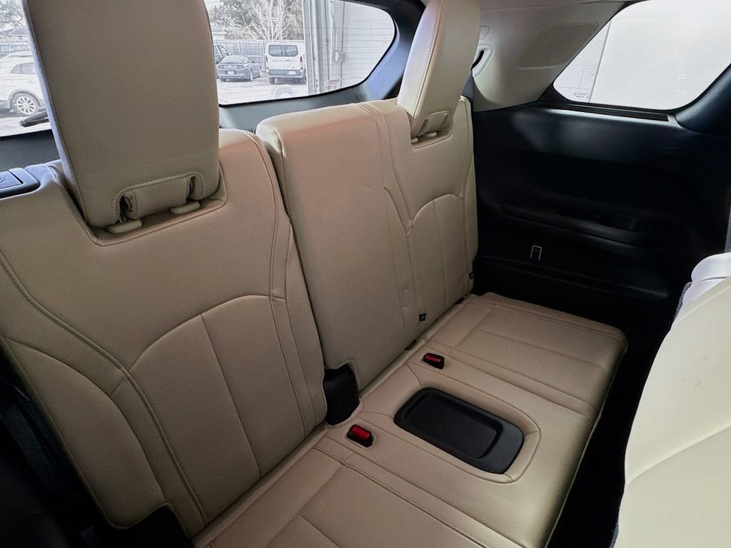 Used 2023 INFINITI QX60 Sensory w/ Cargo Package image 29