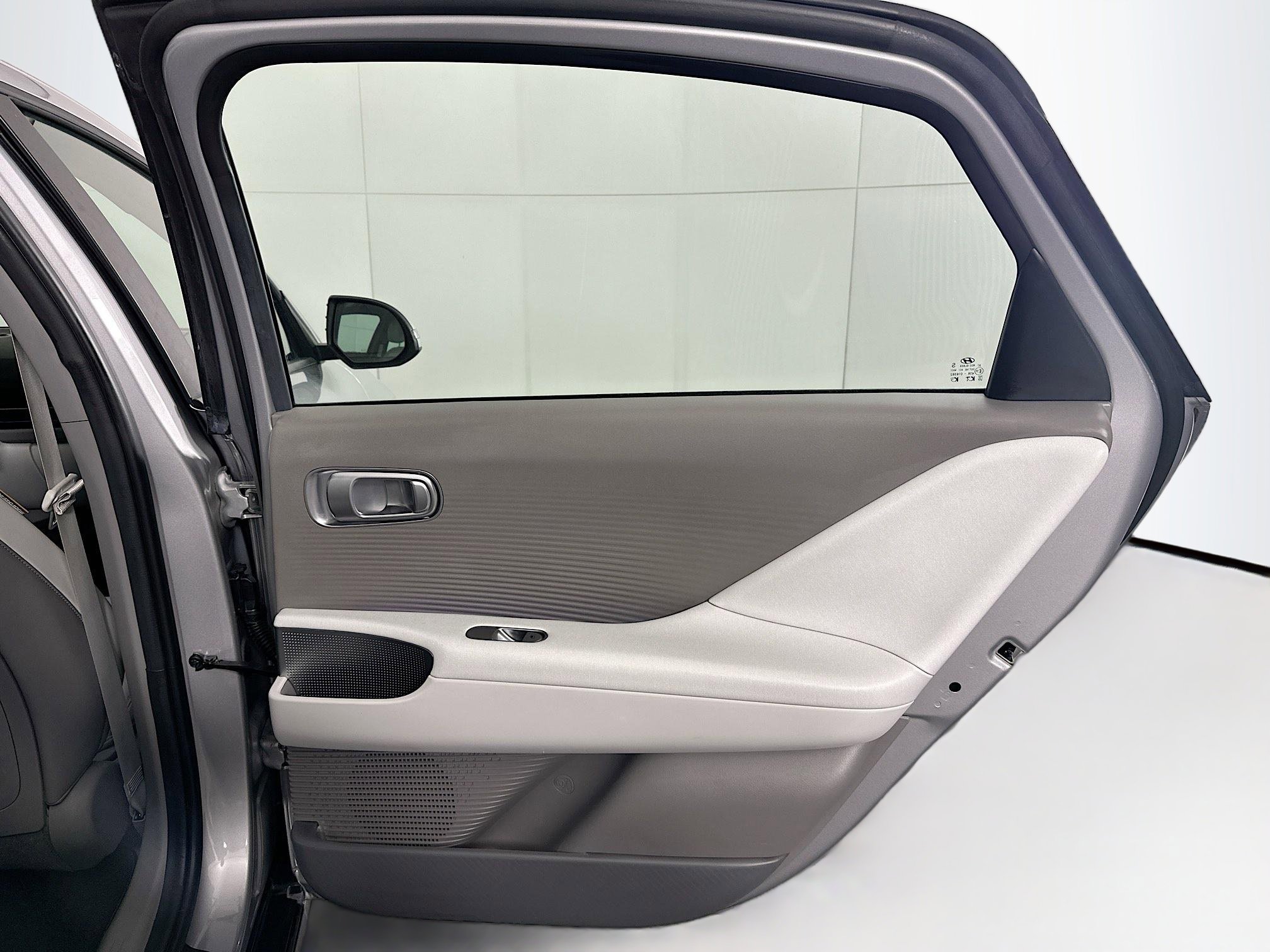 Used 2024 Hyundai Ioniq 6 SEL image 31