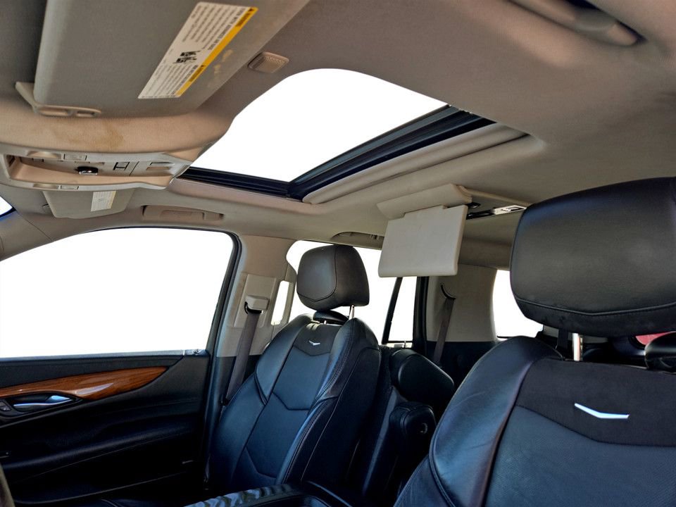 Used 2015 Cadillac Escalade Premium image 27