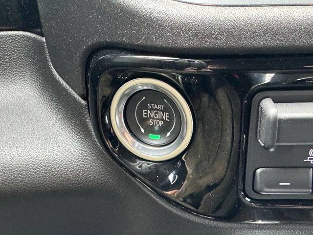 Certified 2023 Chevrolet Silverado 1500 LTZ AWD/4WD image 18