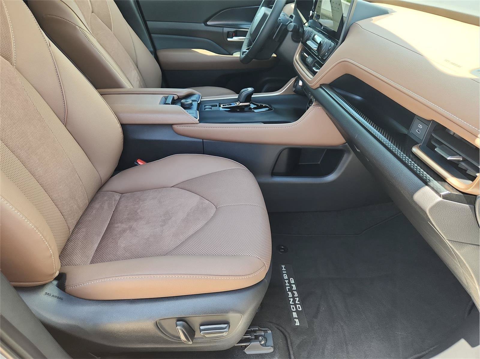 Used 2026 Toyota Grand Highlander AWD Hybrid image 27
