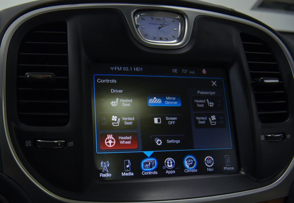 Used 2015 Chrysler 300 C Platinum w/ Harman/Kardon Audio Group AWD/4WD image 24