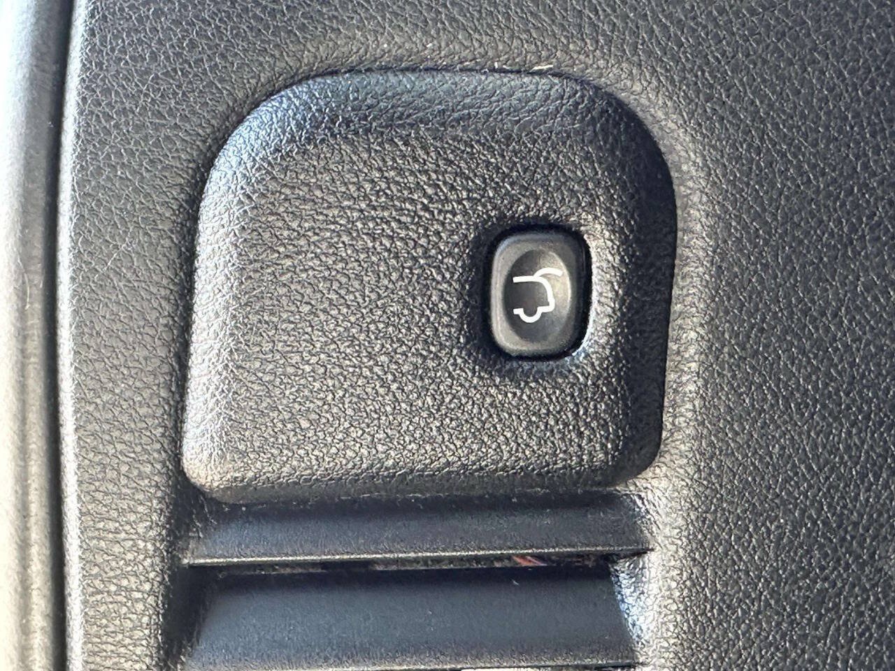 Used 2018 Jeep Grand Cherokee Laredo RWD image 16