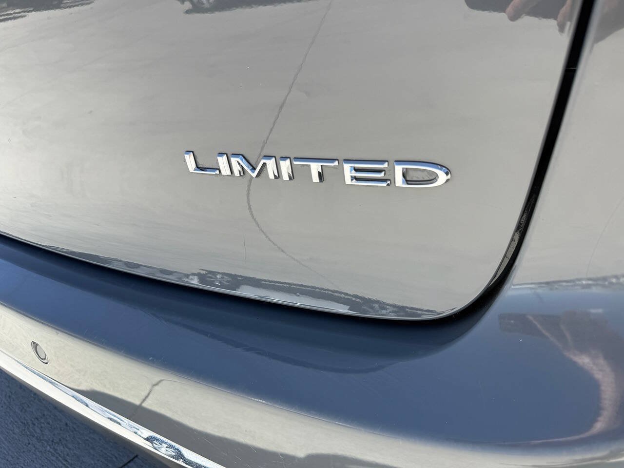 Used 2023 Chrysler Pacifica Limited FWD image 11