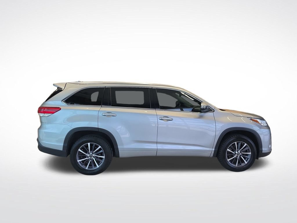 Used 2018 Toyota Highlander XLE FWD image 7