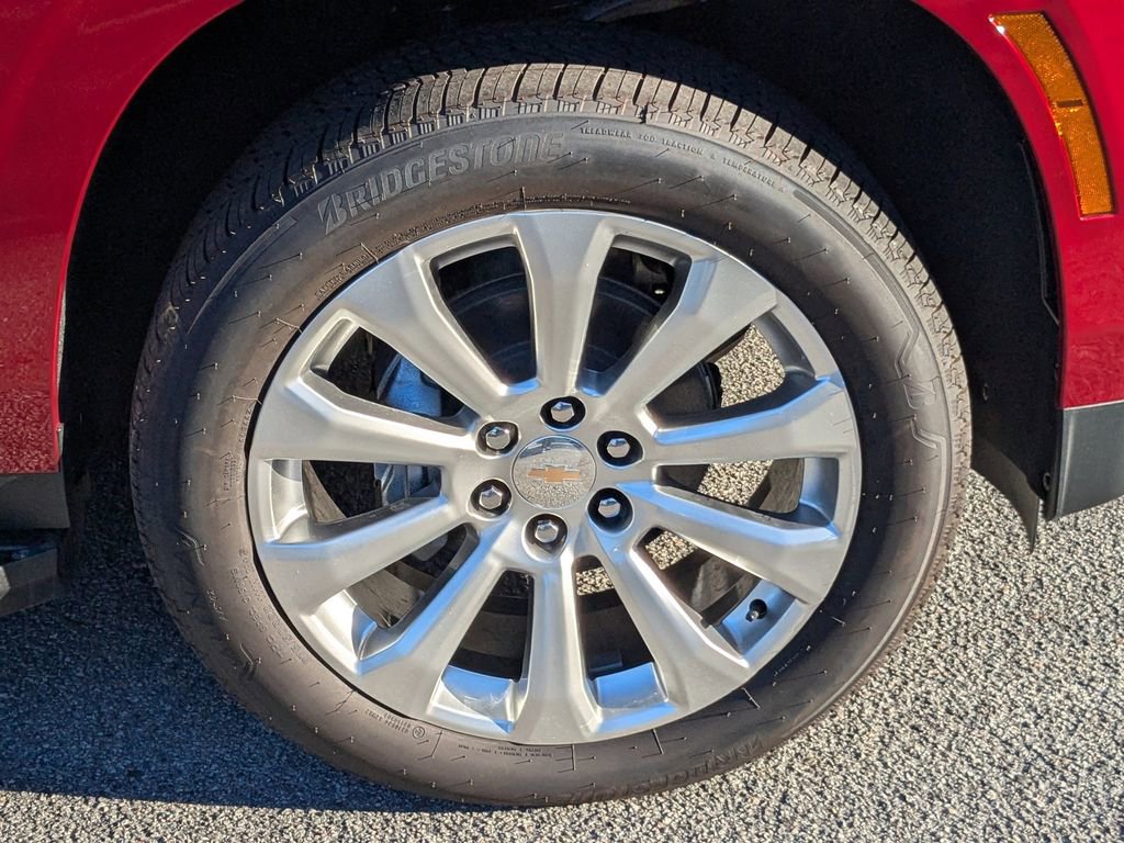 New 2025 Chevrolet Suburban Premier image 12