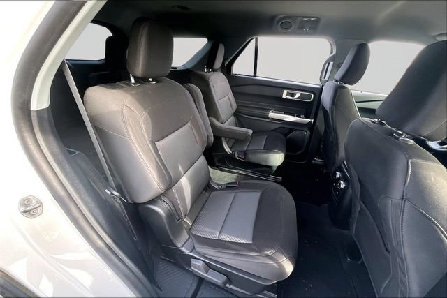 Used 2023 Ford Explorer XLT AWD/4WD image 24