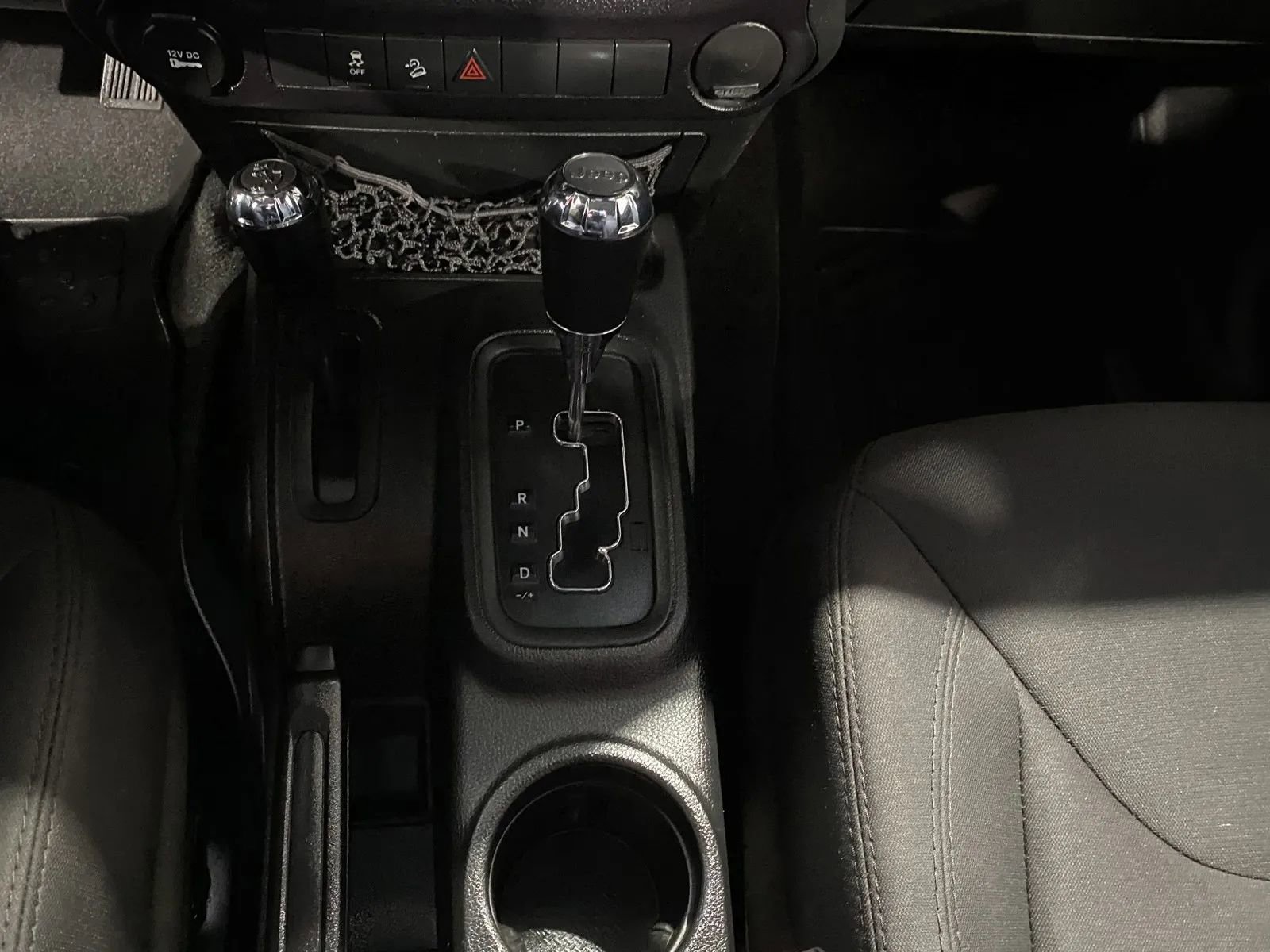 Used 2015 Jeep Wrangler Unlimited Sport w/ Connectivity Group image 16