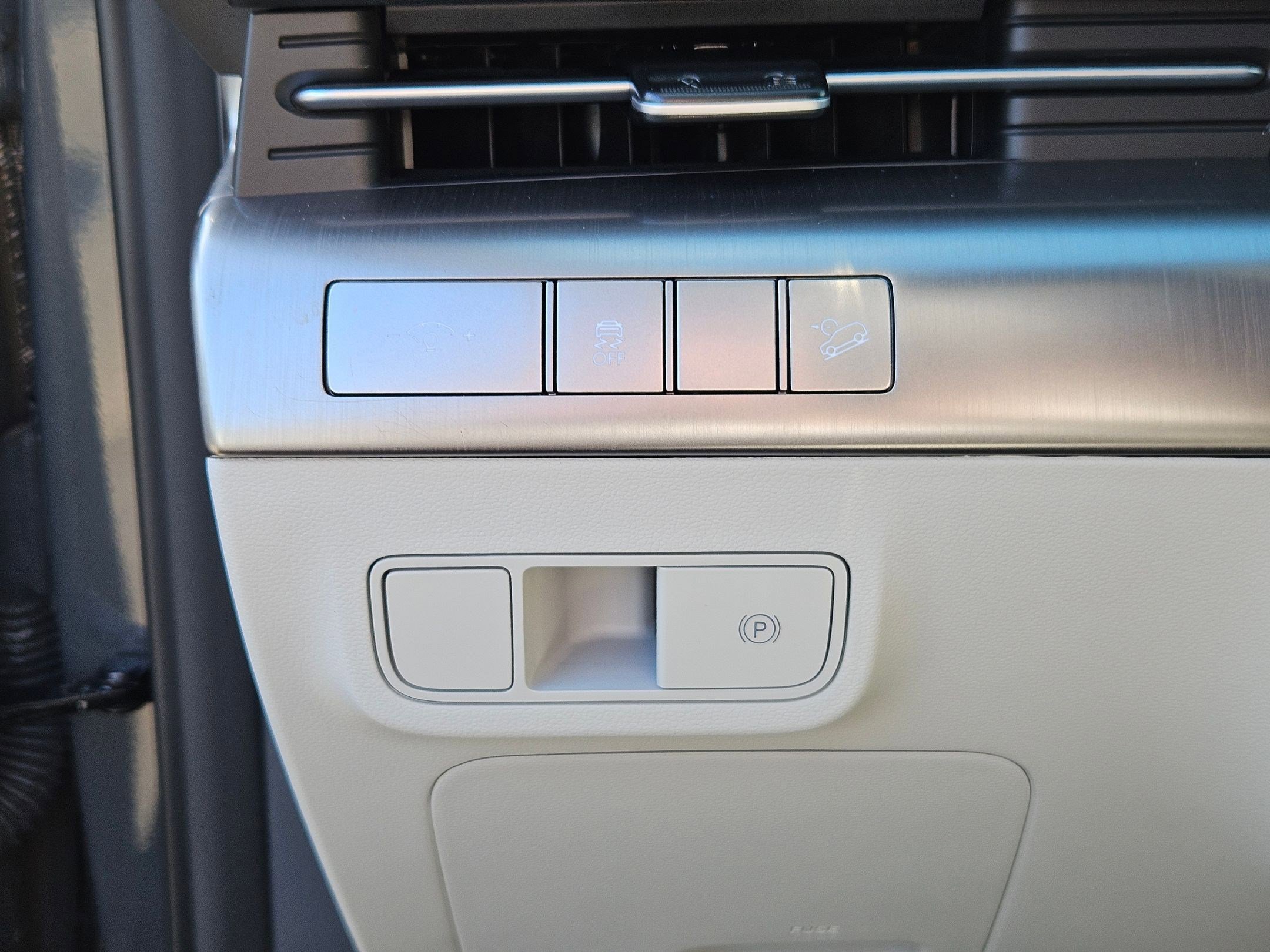 Certified 2026 Hyundai Kona SEL Premium image 16