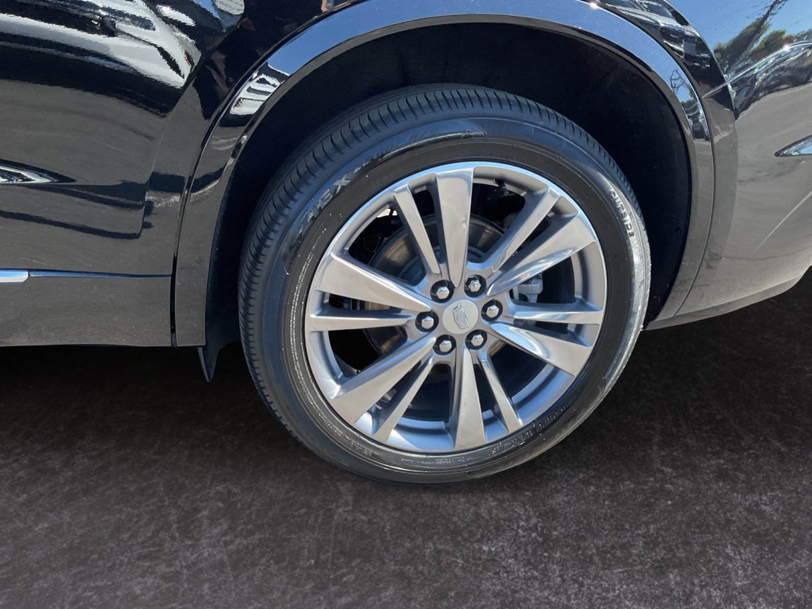Used 2023 Cadillac XT6 Premium Luxury FWD image 9