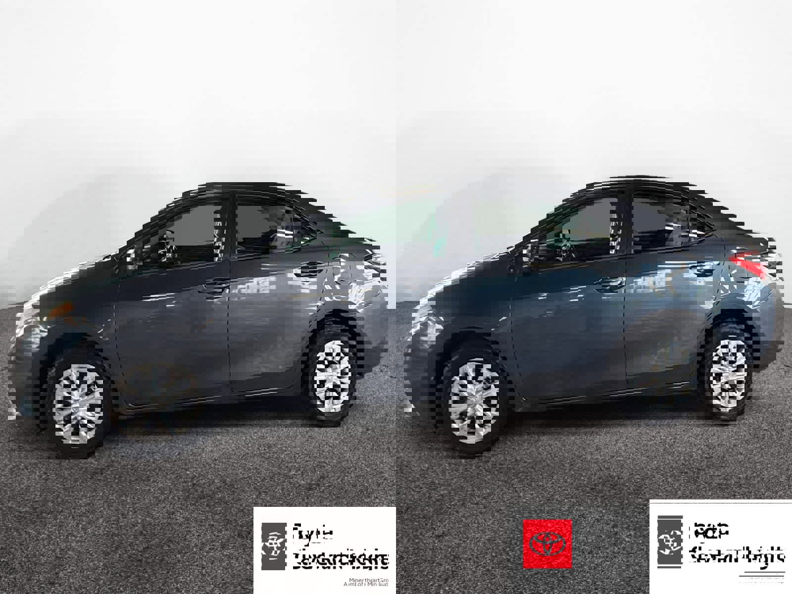 Used 2014 Toyota Corolla L FWD image 2