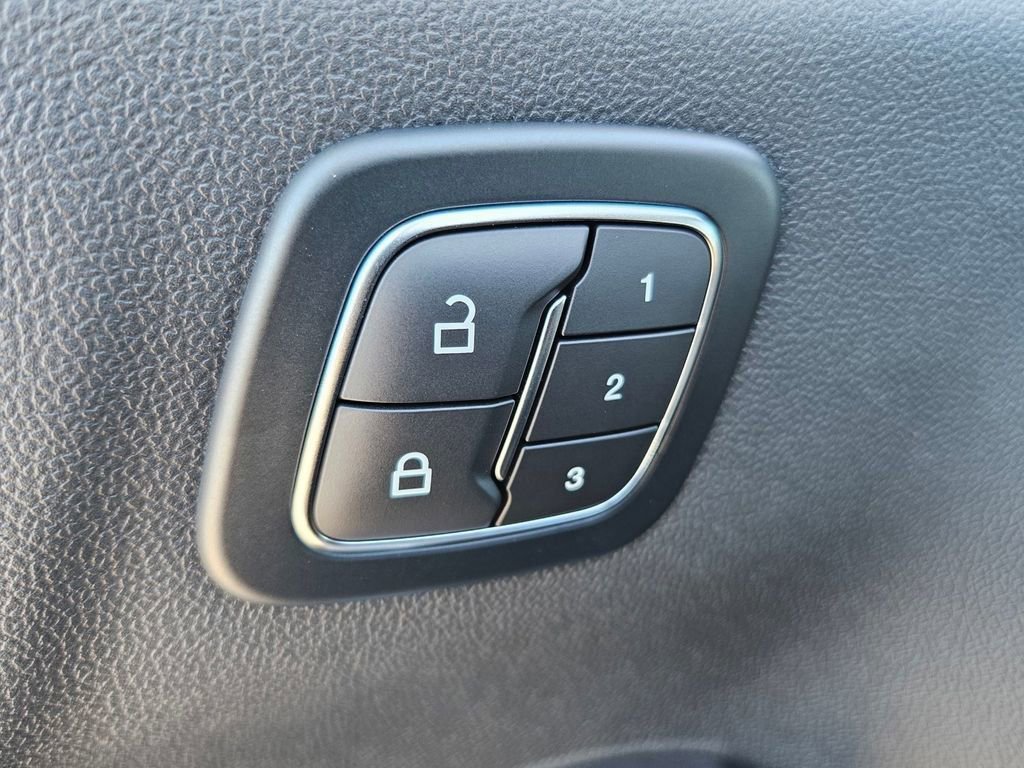 New 2026 Ford Escape SE w/ PHEV Premium Package image 12