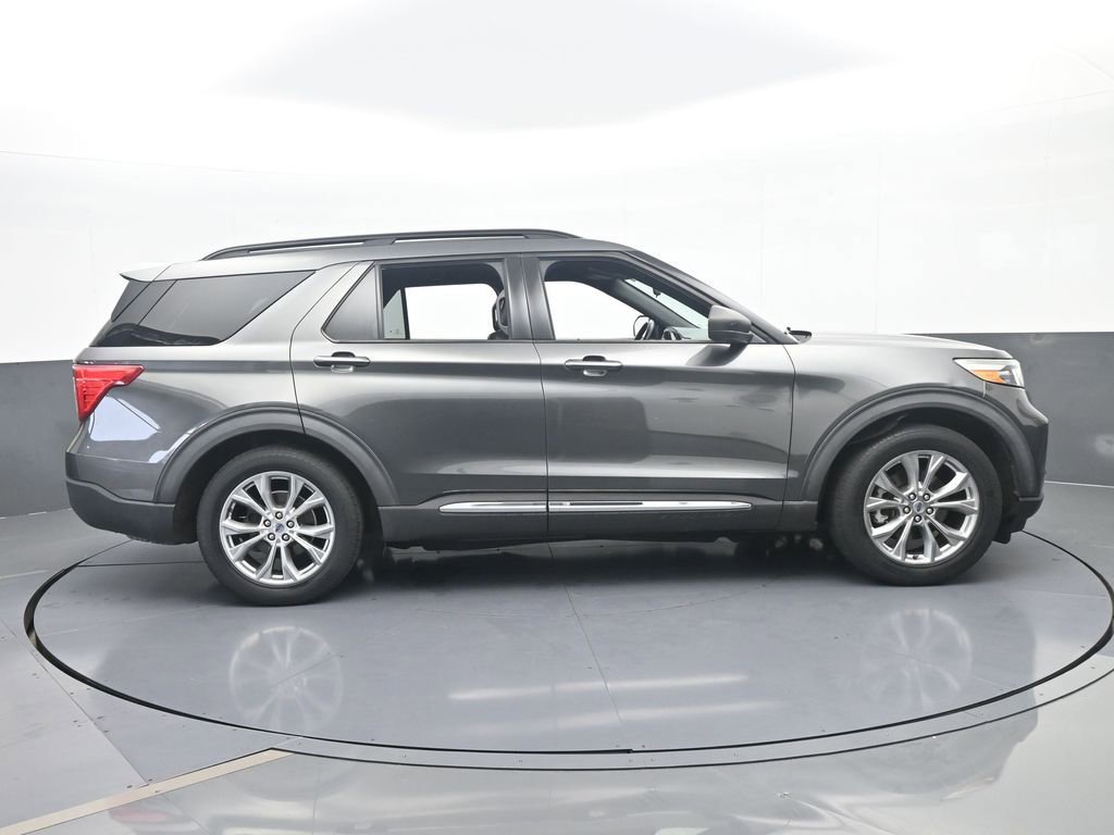 Used 2020 Ford Explorer XLT w/ Equipment Group 202A image 7