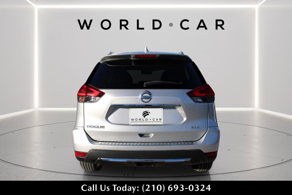 Used 2017 Nissan Rogue SV w/ SV Premium Package AWD/4WD image 4