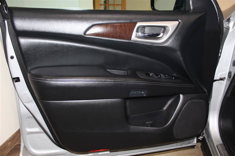 Used 2013 Nissan Pathfinder SL w/ SL Premium Pkg AWD/4WD image 31